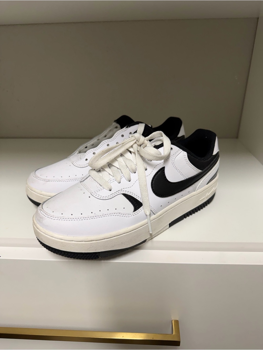Nike White and Black Women's Low-Top Sneakers
